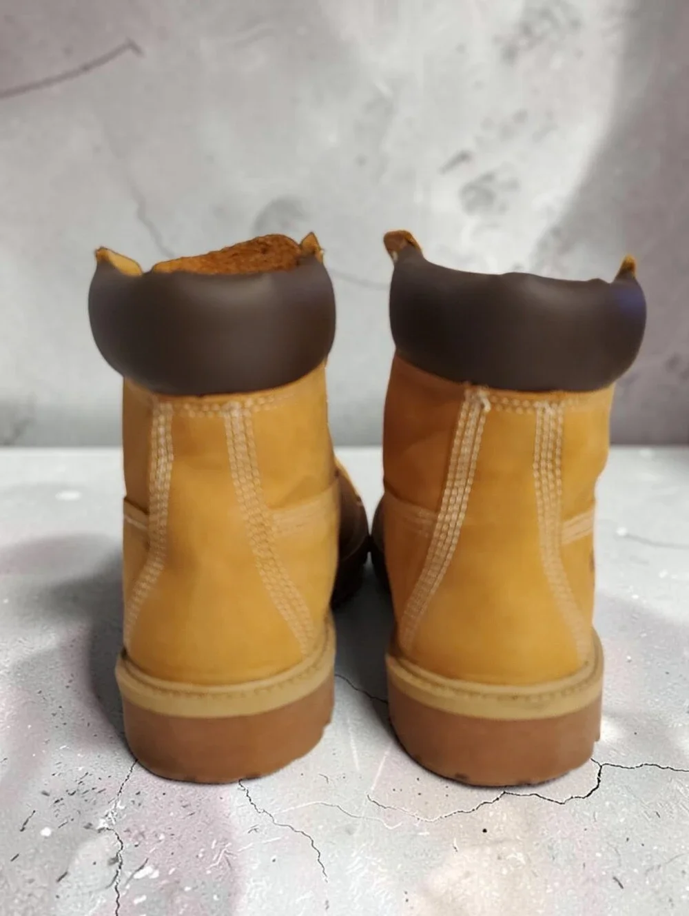 Men's Size 6 Timberland Boots in Wheat